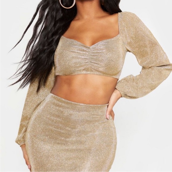 Gold crop top perfect for celebrating - Picture 1 of 5